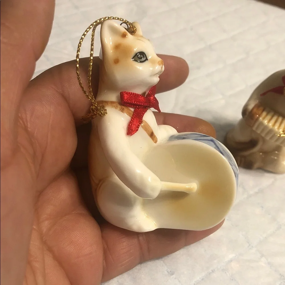 Porcelain Cat Musician Ornaments - White and Cream - Unbranded